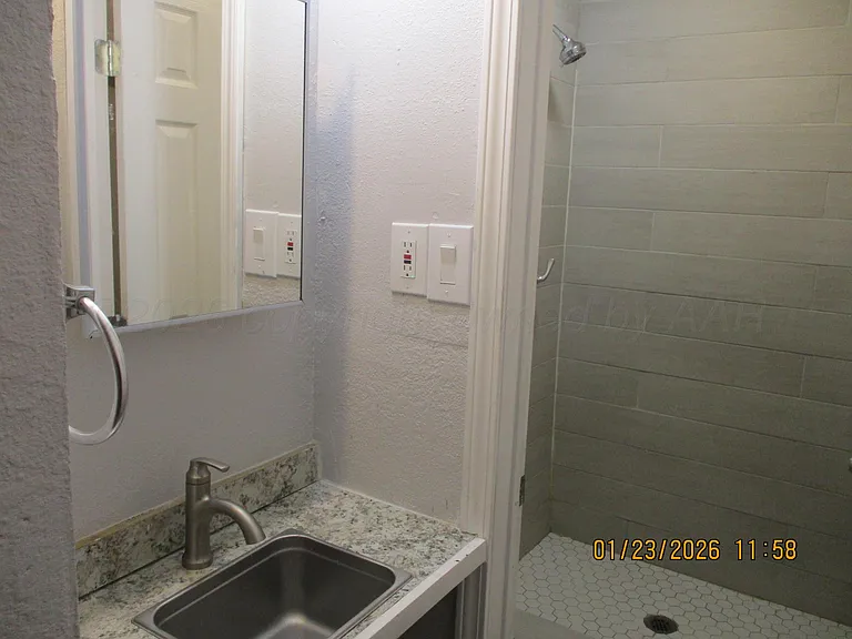 1501 Clover Dr #1501 — Photo 3