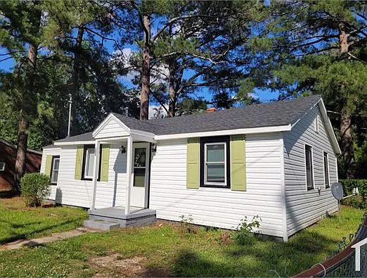 3 bed, 1021 sqft, $1,200 — Photo 1