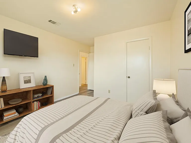 4330 Willow Beach Dr — Photo 27
