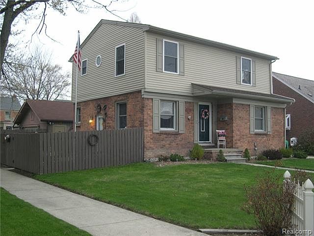 1st image of 2114 18th St