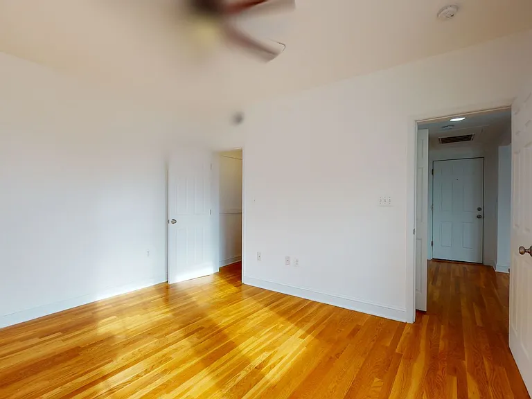 2824 12th St NE #203 — Photo 10