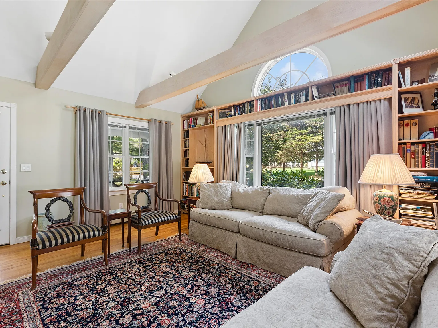 Charming Creekfront Rental with Dock Available in Cutchogue — Photo 4