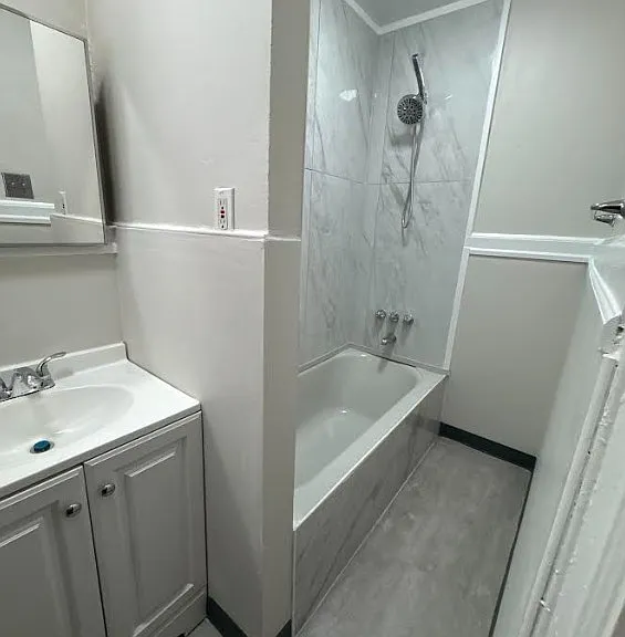 1722 Lurting Ave #2R — Photo 10