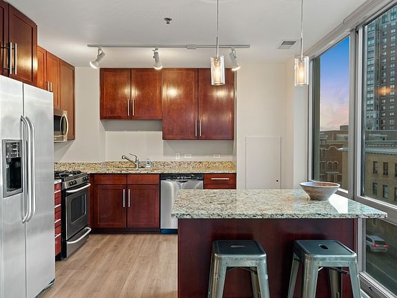4th image of 929 Portland Ave APT 401