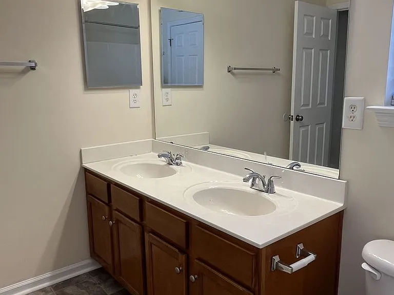 242 Summit Park Ct — Photo 27