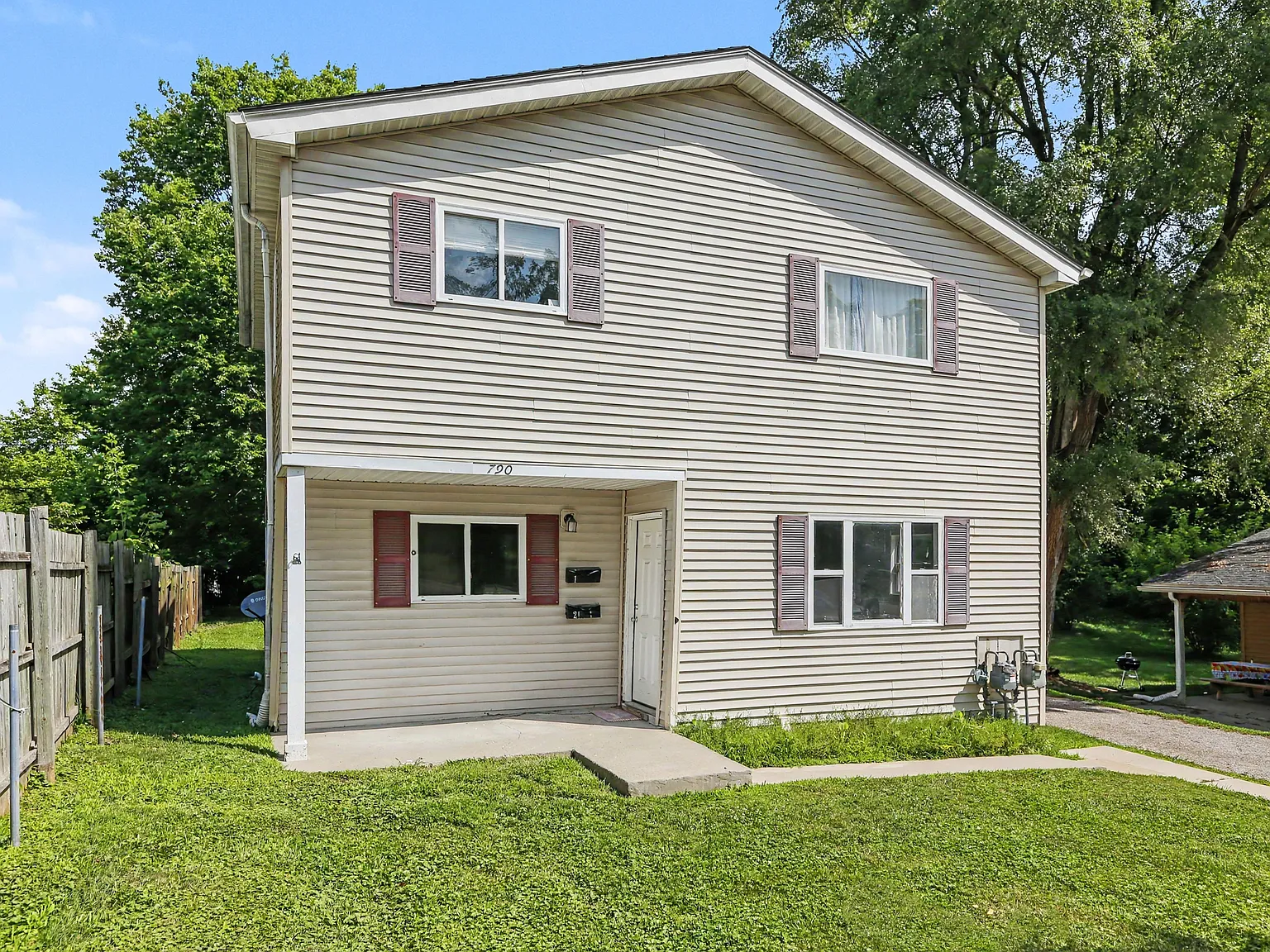 790 Harriet Street - 1 — Photo 2