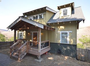 499 1st St, Maupin, OR 97037