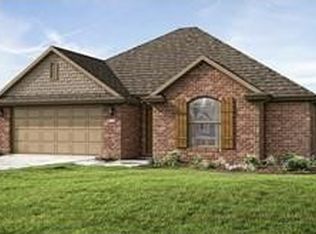 420 Willow Dr, Centerton, AR 72719