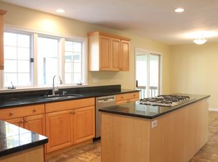 47 School St, Hopkinton, MA 01748
