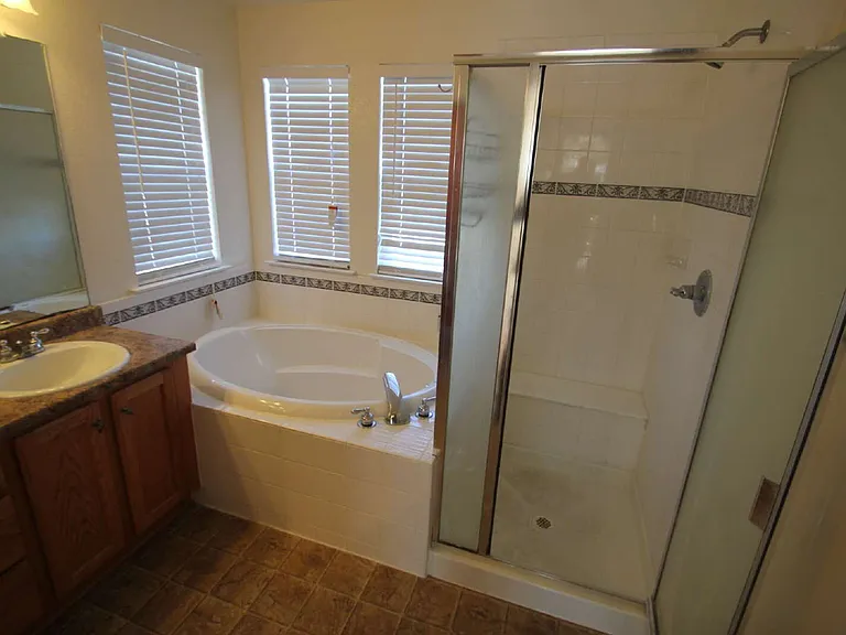 5420 Heatherton Ln — Photo 35