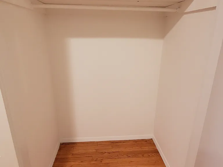 221 E 89th St #1B — Photo 5