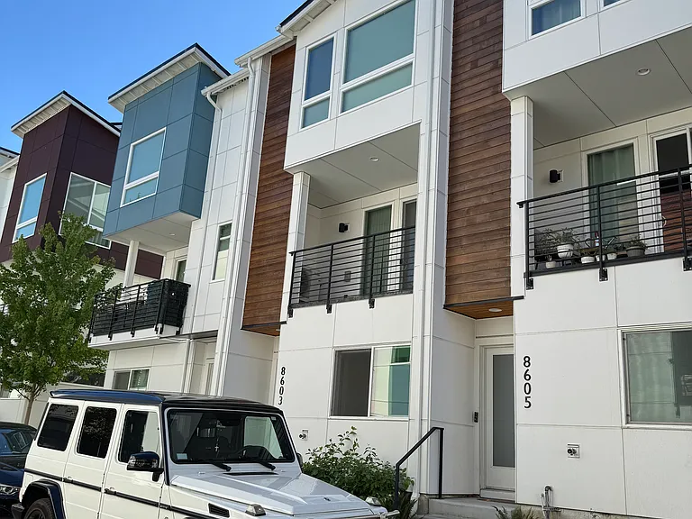 8603 22nd Pl NE — Photo 1