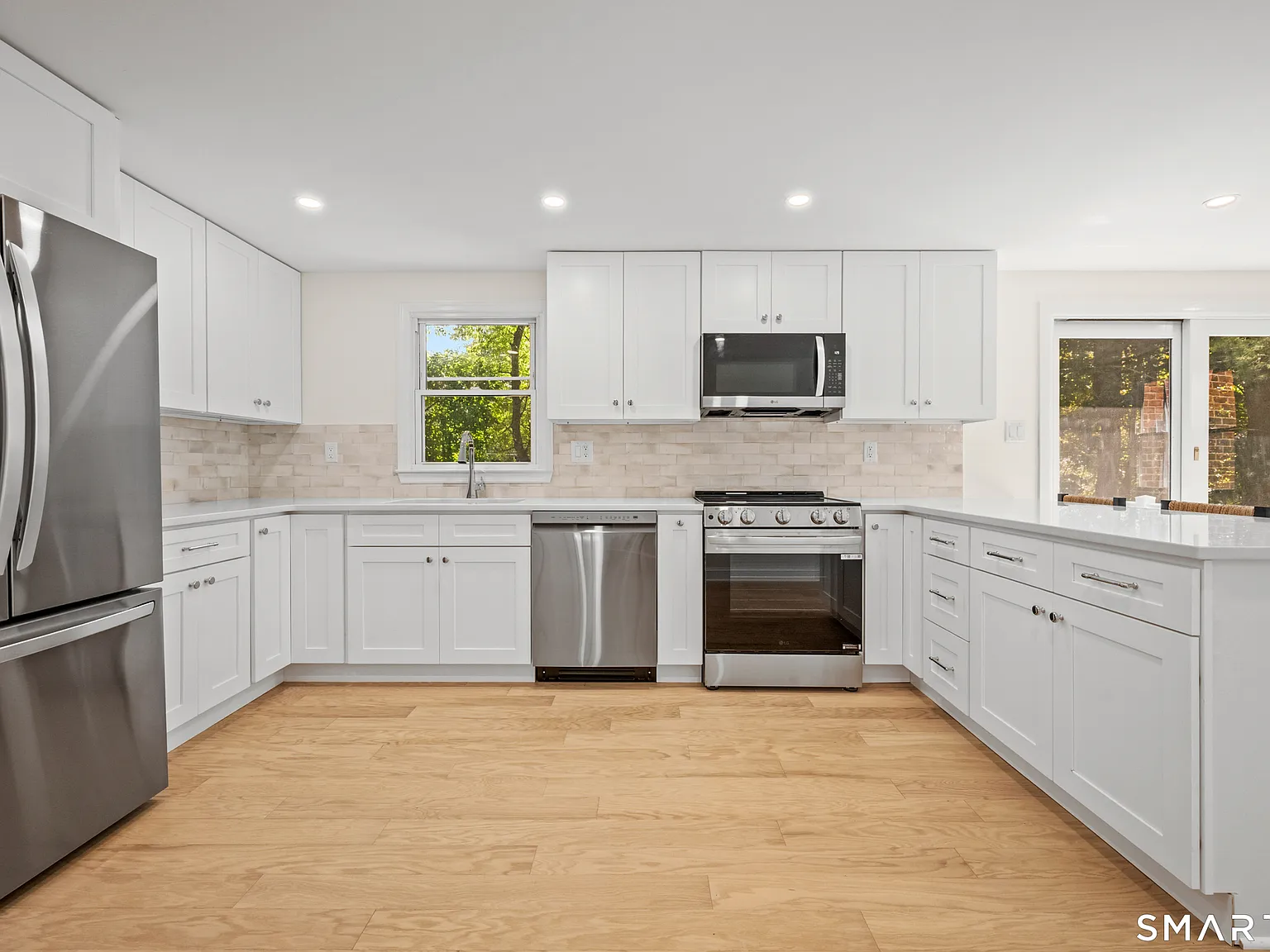 4 bed, 2.5 bath, 1885 sqft, $9,000 — Photo 4