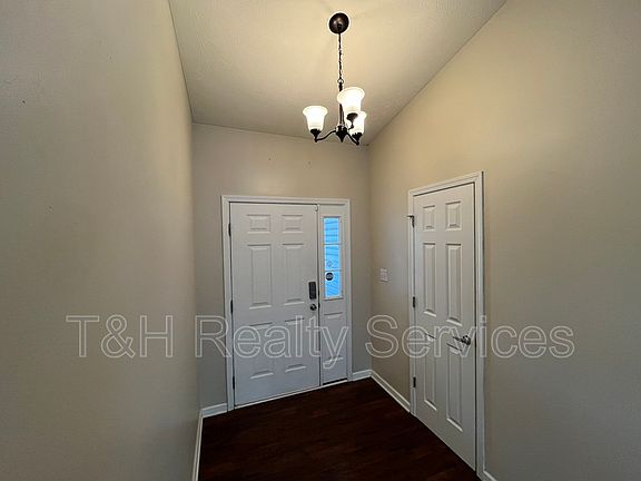 4th image of 509 Pebble Dr