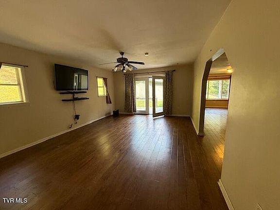 5th image of 313 Rich Hollow Rd