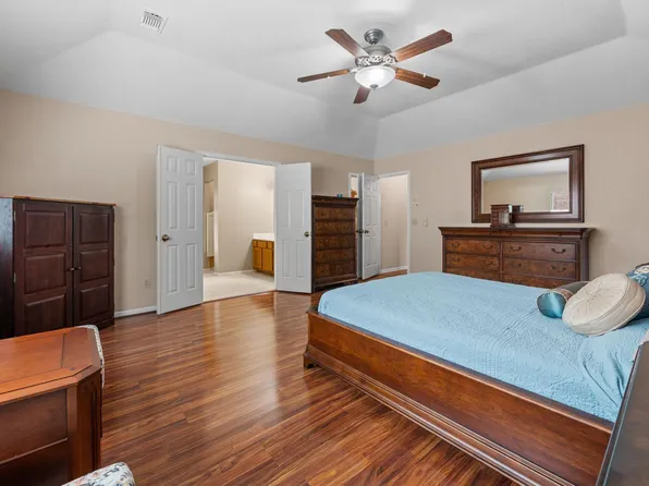 9302 Wandsworth Dr, Spring, TX 77379