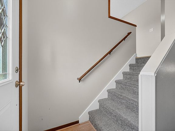4th image of 108 SW E St