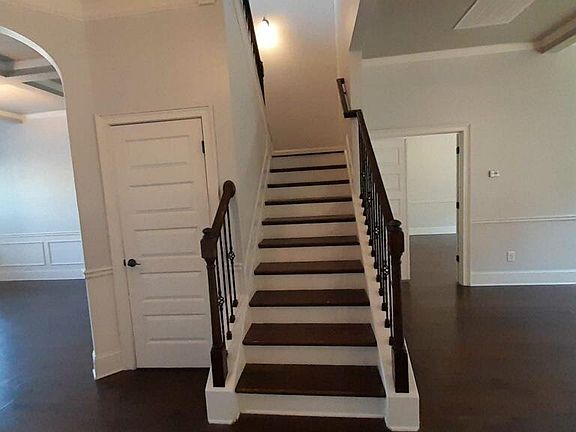 4th image of 239 View Dr