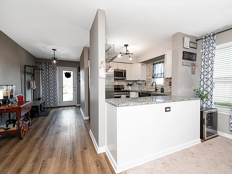 Kitchen & hallway