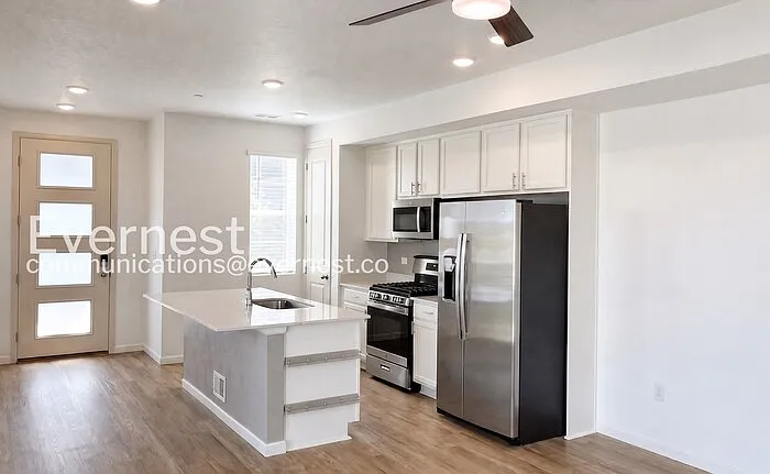 3 bed, 2.5 bath, 1546 sqft, $3,000 — Photo 4