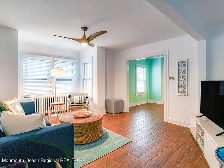 819 Dunlewy St — Photo 8