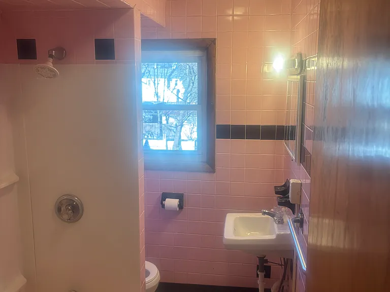 114 Putnam St — Photo 5