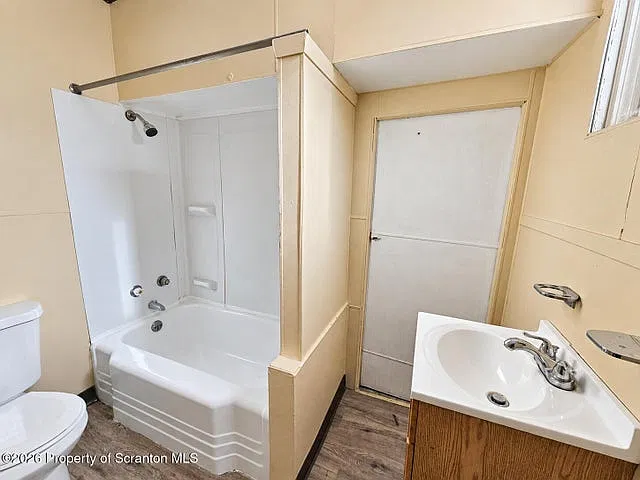 1403 North Sumner Avenue - 1st Fl — Photo 4
