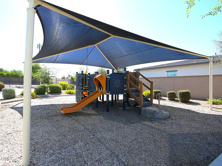 1201 E Cherrywood Pl — Photo 27