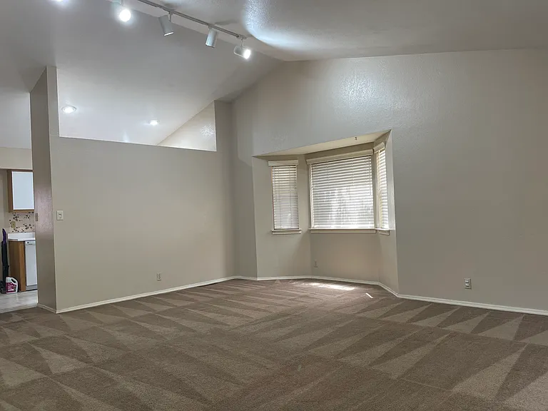 330 Blue Skies Dr — Photo 3