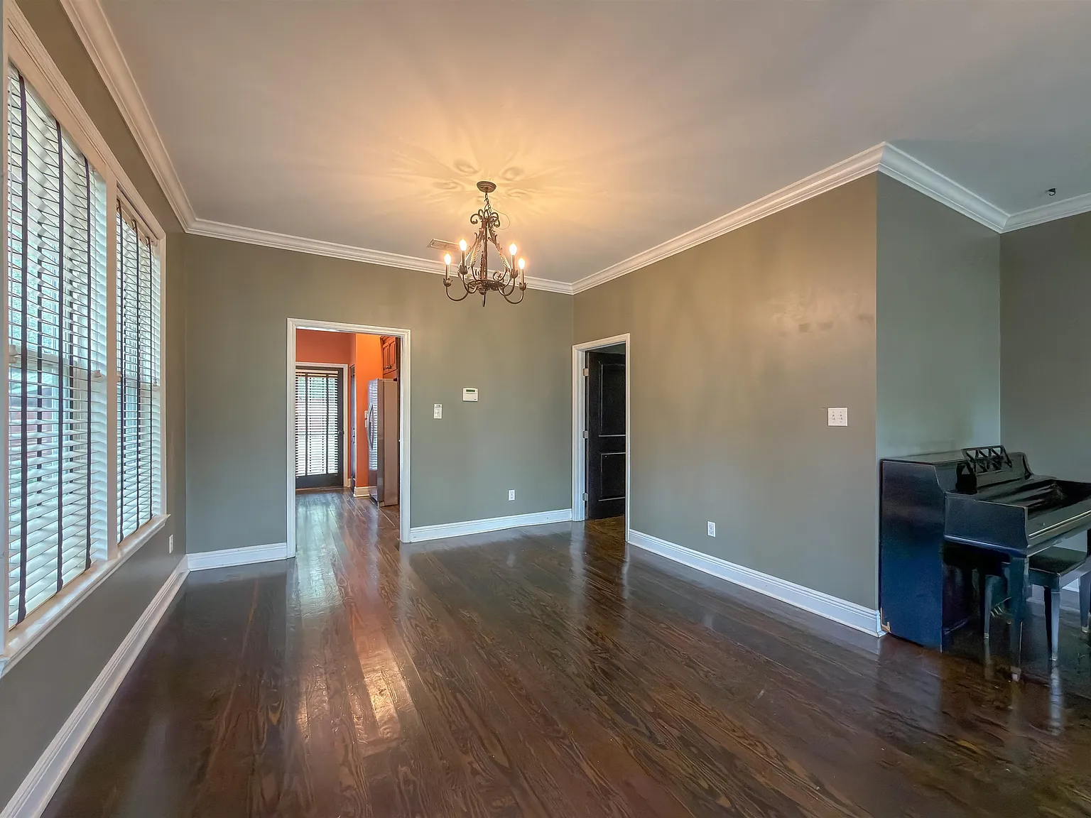 3 bed, 2.0 bath, 1224 sqft, $2,095 — Photo 4