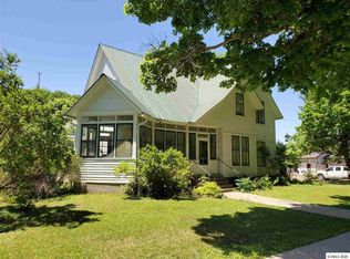 505 N Main St, Elkader, IA 52043