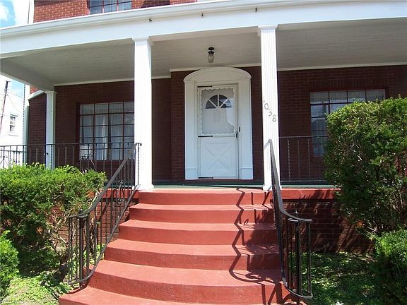 2nd image of 1038 Lynn St