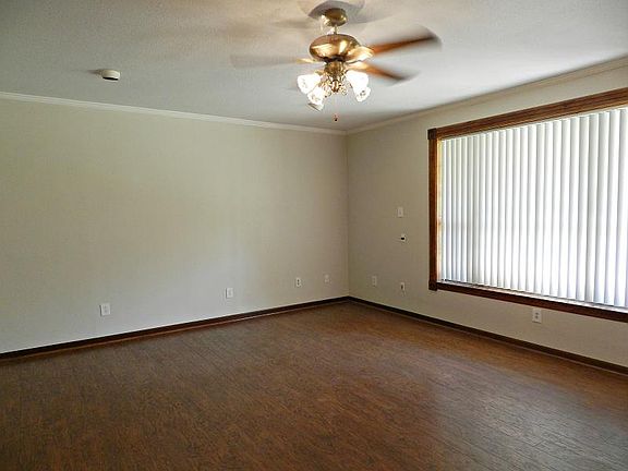3rd image of 222 Westridge Dr