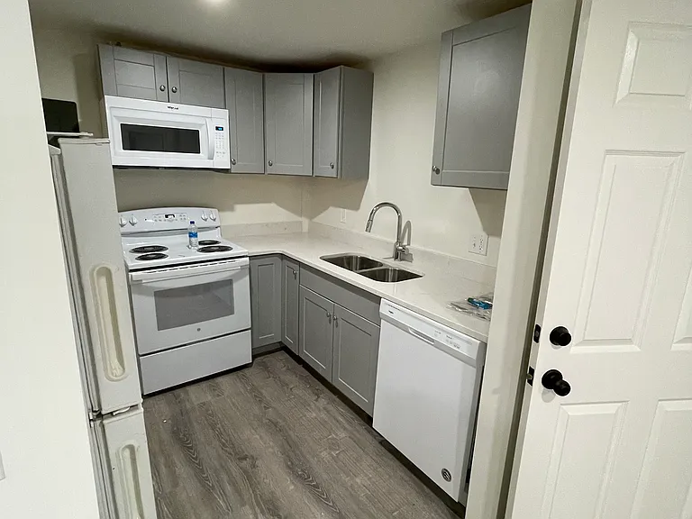1907 Capers Ave #11 — Photo 3