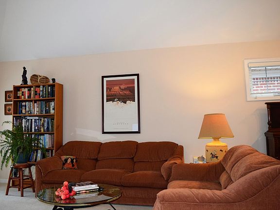 4th image of 12118 Belmont Park Cir