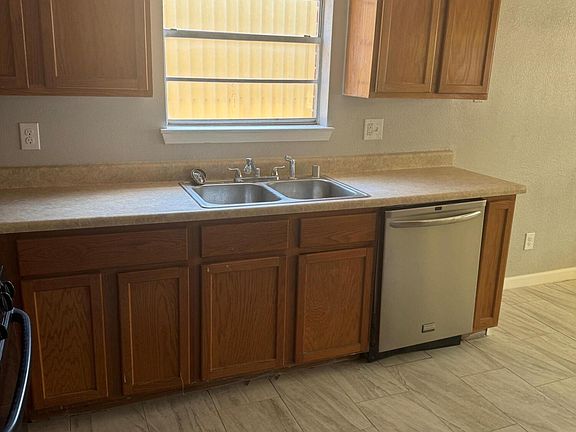 2nd image of 3409 Tascosa St