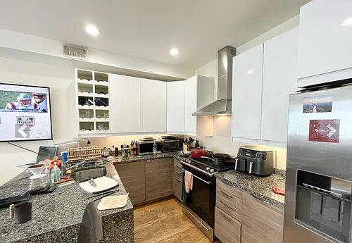275 Dorchester St #X Photo 1