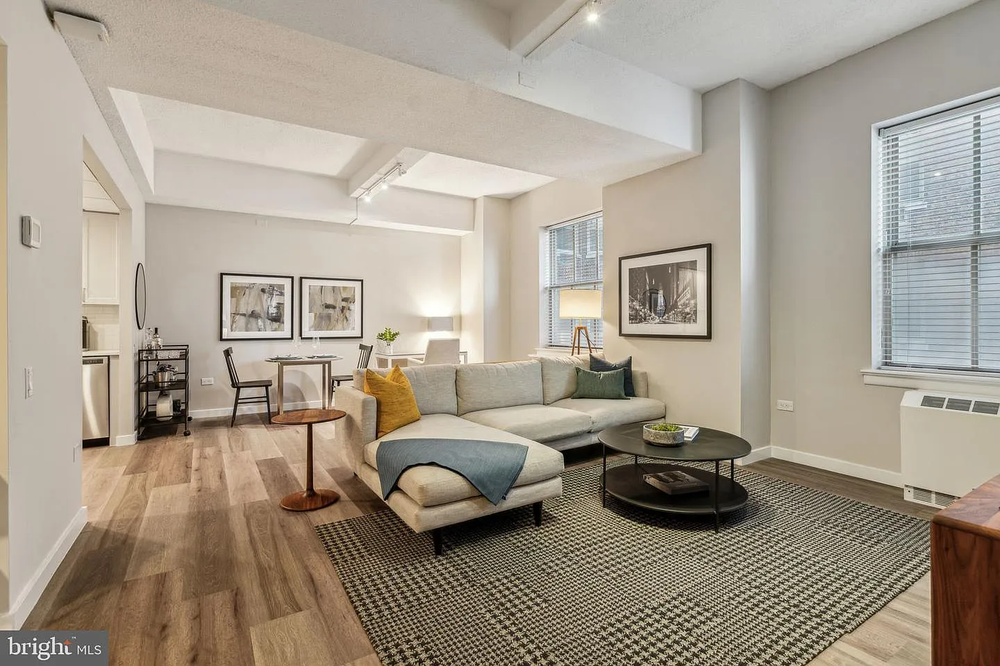 1 bed, 760 sqft, $2,325 — Photo 3