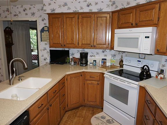 2nd image of 18 Sandwick Dr