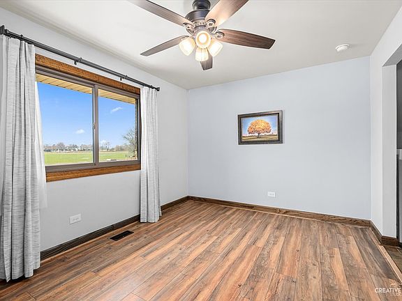 3rd image of 10S280 Havens Dr
