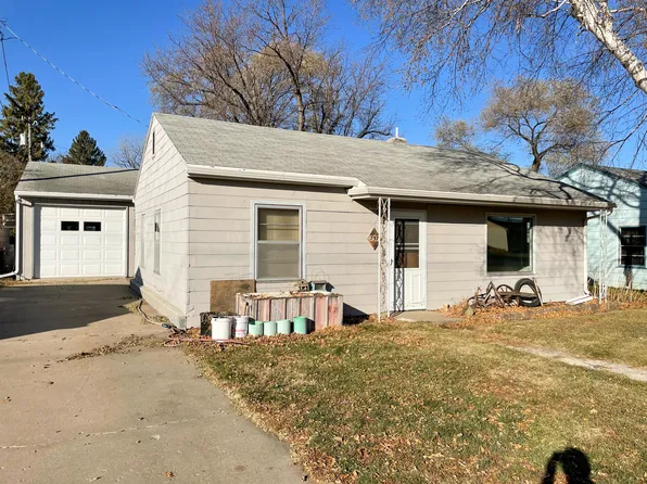 757 Lincoln Ave SW, Huron, SD 57350