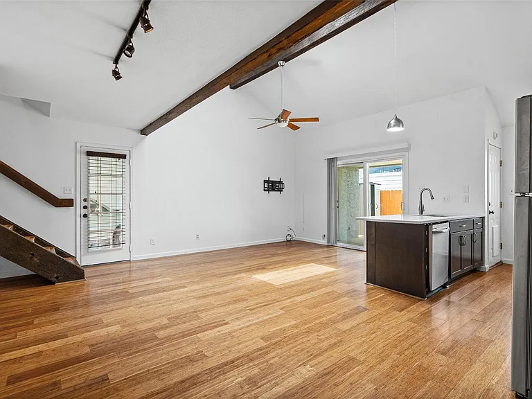 1504 Bridgeway Dr #B — Photo 7