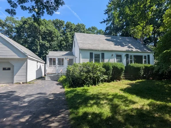 3 Wayne Dr, Foxboro, MA 02035