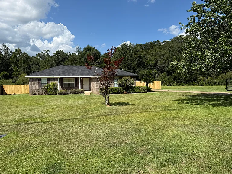 2295 Jordon Ave — Photo 4