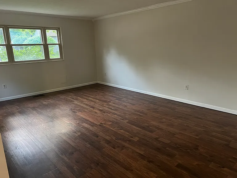 2401 Bentree Ct — Photo 3