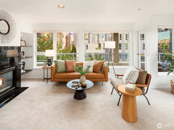 4528 8th Avenue NE #3C, Seattle, WA 98105