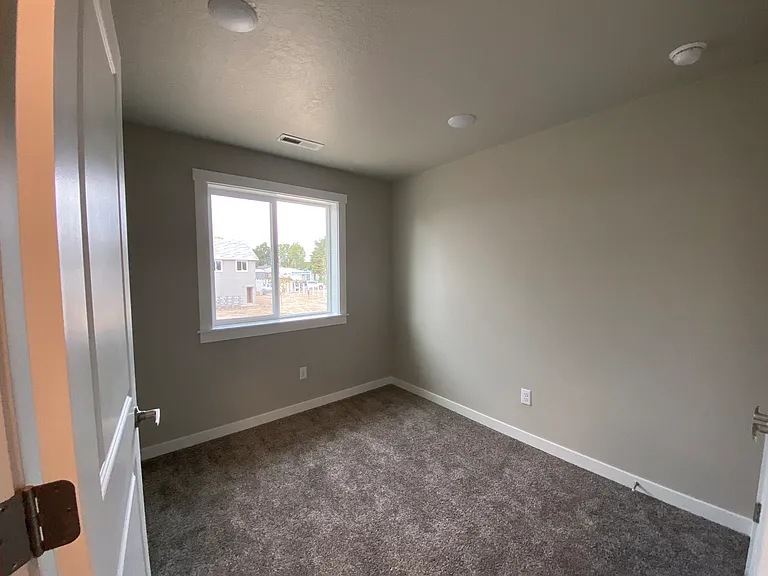 3710 S 10th Ave — Photo 10