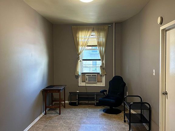 2nd image of 2544 Steinway St APT 2R