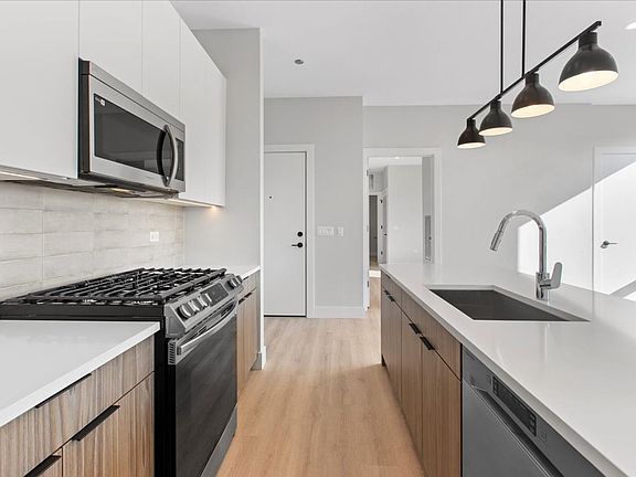 5th image of 3953 W Dakin St #38600f231