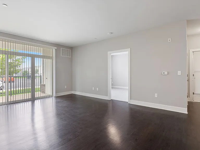 Essex Chase Apartments — Photo 34